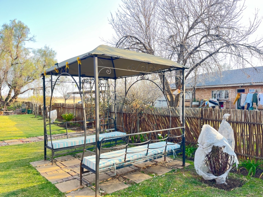 Commercial Property for Sale in Vyfhoek A H North West
